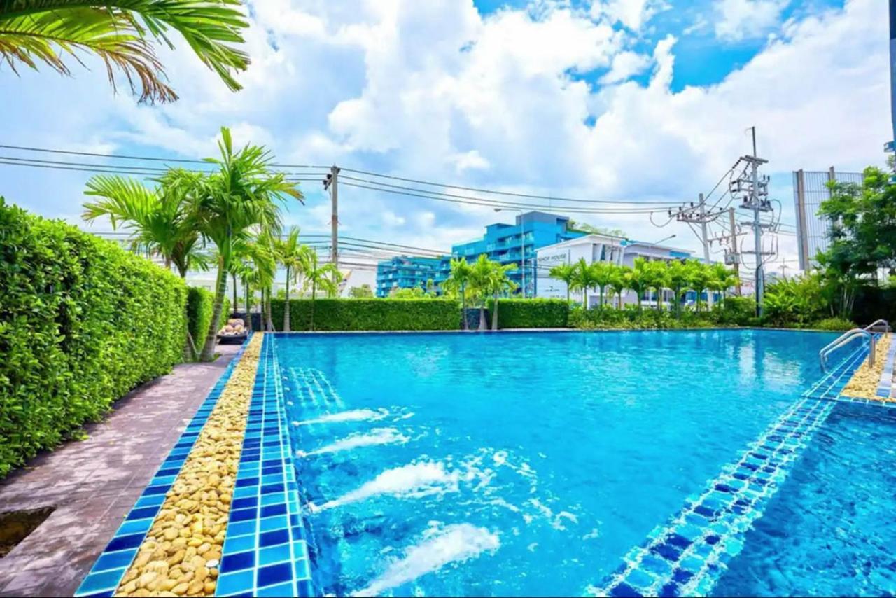 Dusit Grand Condo View Jomtien Beach Extérieur photo